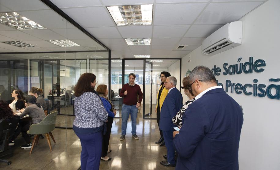 Tecpar recebe comitiva da OPAS