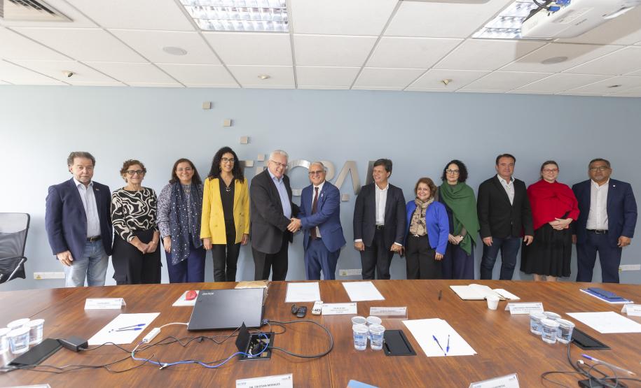 Tecpar recebe comitiva da OPAS