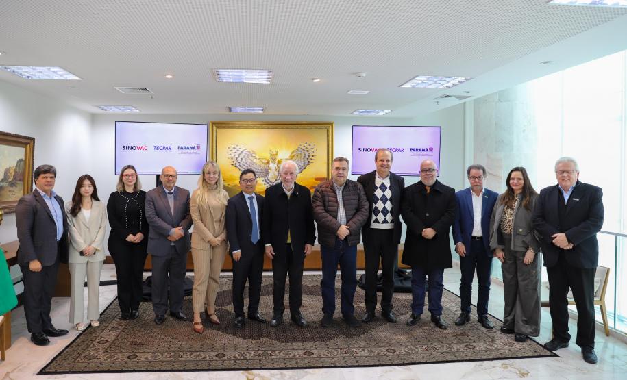 Reunião com governador em exercício e Sinovac