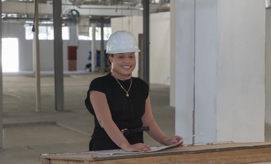 Emilly Silva Matheus, residente técnica do Tecpar,  cria manual para projetos em BIM na indústria farmacêutica