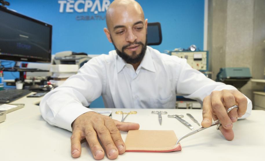 Incubada pelo Tecpar, startup produz pele artificial para simular cirurgias veterinárias