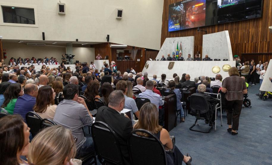 Diretor-presidente do Tecpar é homenageado pela Assembleia Legislativa do Paraná