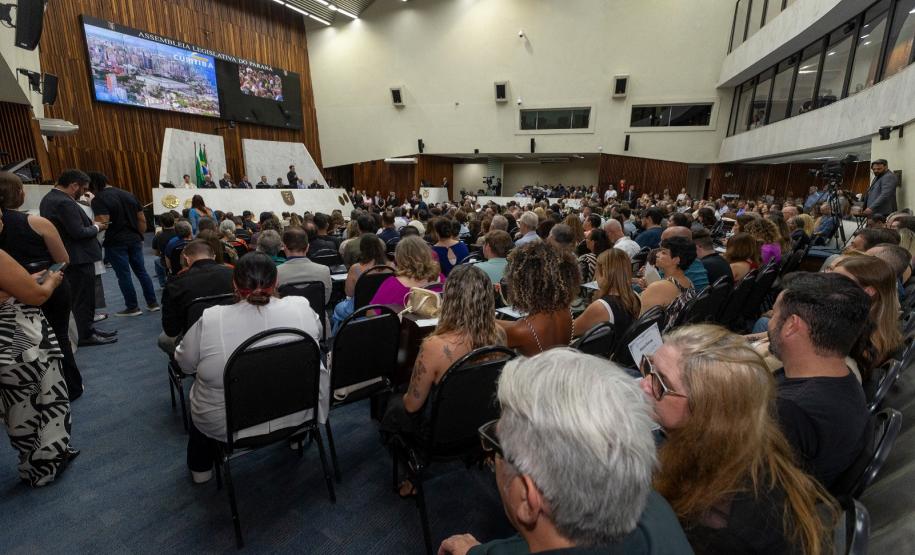 Diretor-presidente do Tecpar é homenageado pela Assembleia Legislativa do Paraná