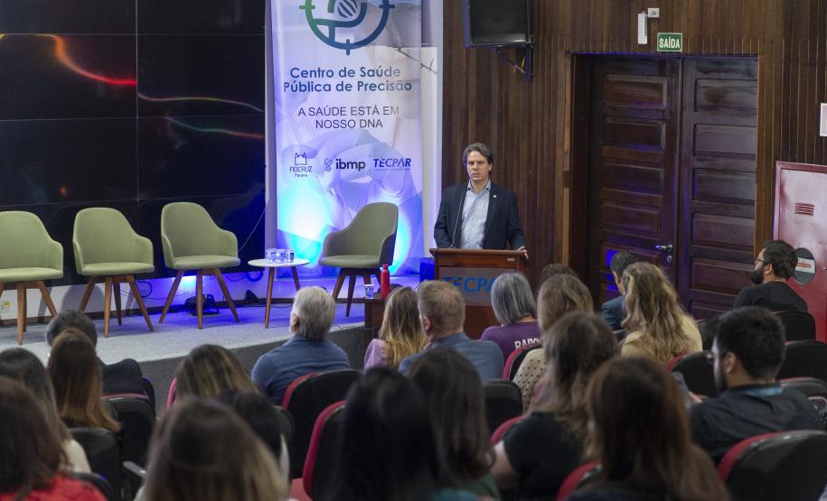 Mesa redonda “Avanços da Saúde Pública de Precisão no SUS”