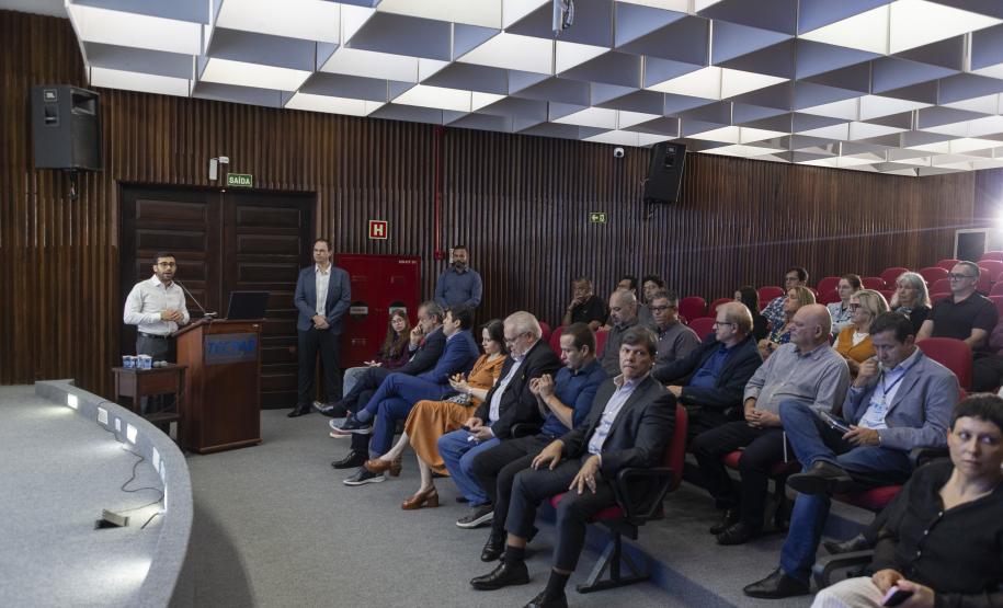 Tecpar e IAT firmam parceria com IA para acelerar licenciamento ambiental