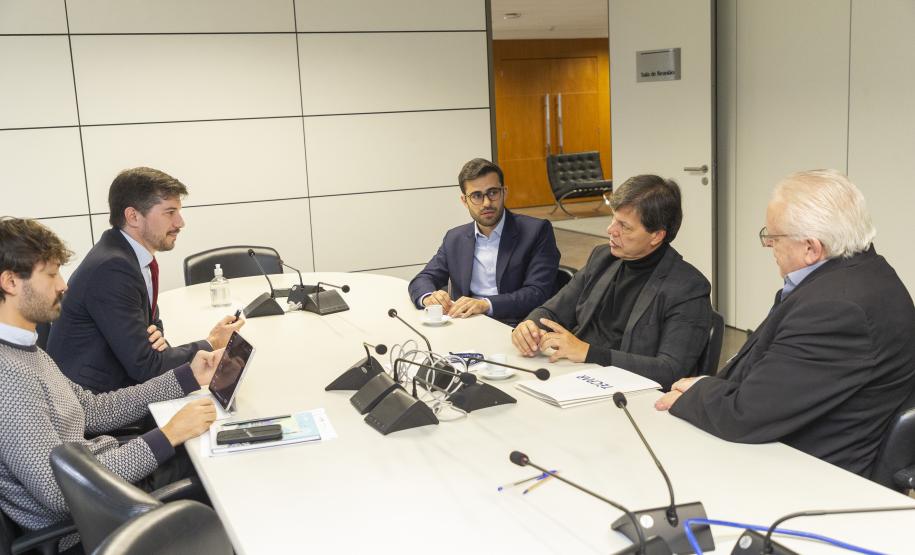Tecpar e Adapar vão qualificar produtores hidropônicos com recurso de TAC assinado com MPPR