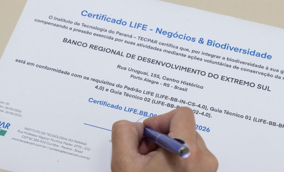 Conservação da biodiversidade: Tecpar certifica BRDE por práticas sustentáveis