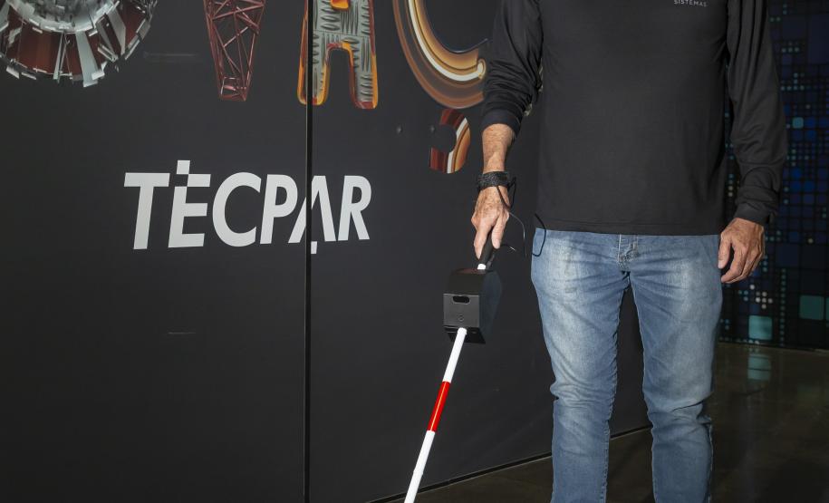 Startup incubada pelo Tecpar vai doar 100 bengalas inteligentes para deficientes visuais