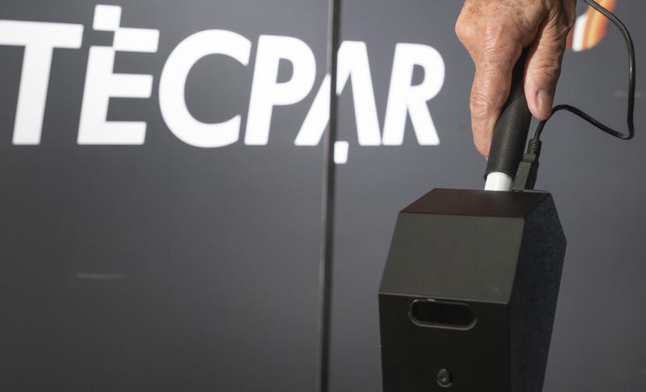 Startup incubada pelo Tecpar vai doar 100 bengalas inteligentes para deficientes visuais